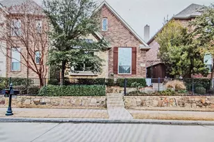 2470 Sunderland Ln, Lewisville, TX 75067 - Photo 2