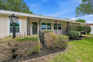 716 Pine St, Hurst, TX 76053 - Photo 32