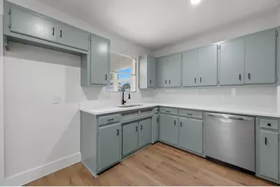 716 Pine Street, Hurst, TX 76053 - Photo 6