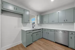 716 Pine St, Hurst, TX 76053 - Photo 6