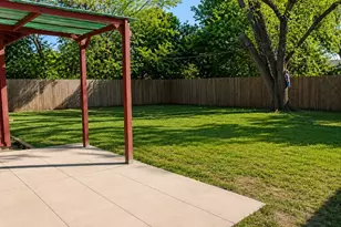 3422 Princeton Dr, Irving, TX 75062 - Photo 2