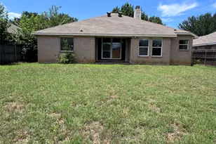 517 Birch St, Crowley, TX 76036 - Photo 6