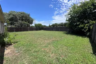517 Birch St, Crowley, TX 76036 - Photo 4