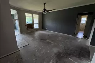 517 Birch St, Crowley, TX 76036 - Photo 12