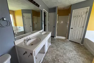 517 Birch St, Crowley, TX 76036 - Photo 36
