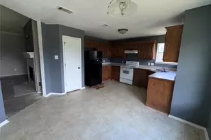 517 Birch St, Crowley, TX 76036 - Photo 16