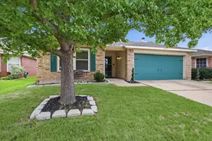 1572 Chivalry Ln, Little Elm, TX 75068 - Photo 4