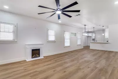2101 Fairmount Avenue, Fort Worth, TX 76110 - Photo 2