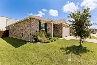 1009 Briarbush Court, Fort Worth, TX 76131 - Photo 2