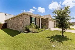 1009 Briarbush Ct, Fort Worth, TX 76131 - Photo 2