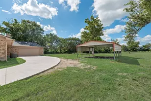 302 Co Rd 3320, Greenville, TX 75402 - Photo 10