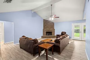 6200 Big Springs Dr, Arlington, TX 76001 - Photo 4