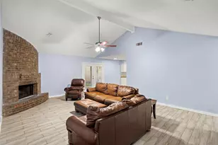 6200 Big Springs Dr, Arlington, TX 76001 - Photo 6