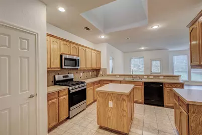 7048 Summit Parc Drive, Dallas, TX 75249 - Photo 8