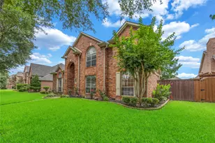 8305 Bartley Cir, Plano, TX 75025 - Photo 2