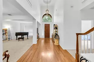 8305 Bartley Cir, Plano, TX 75025 - Photo 4