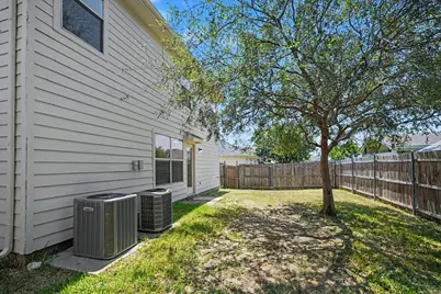 1966 Courtside Drive, Dallas, TX 75051 - Photo 30