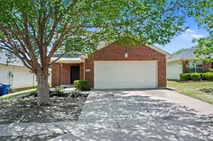 1966 Courtside Dr, Dallas, TX 75051 - Photo 2