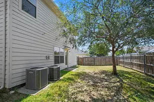 1966 Courtside Dr, Dallas, TX 75051 - Photo 30