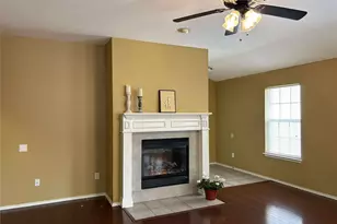 209 Moonlight Dr, Euless, TX 76039 - Photo 8