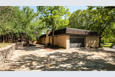 605 Blue Lake Drive, Fort Worth, TX 76103 - Photo 6
