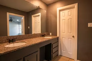 605 Blue Lake Dr, Fort Worth, TX 76103 - Photo 30