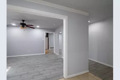 605 Blue Lake Drive, Fort Worth, TX 76103 - Photo 18
