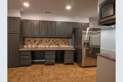 605 Blue Lake Drive, Fort Worth, TX 76103 - Photo 22