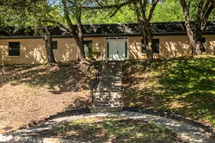 605 Blue Lake Dr, Fort Worth, TX 76103 - Photo 4