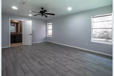 605 Blue Lake Drive, Fort Worth, TX 76103 - Photo 12