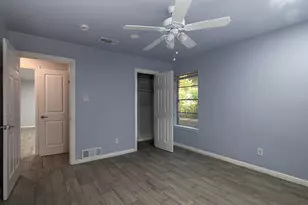 605 Blue Lake Dr, Fort Worth, TX 76103 - Photo 32