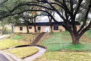 605 Blue Lake Dr, Fort Worth, TX 76103 - Photo 4