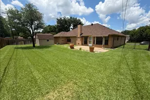 133 Springhill Dr, Hurst, TX 76054 - Photo 16