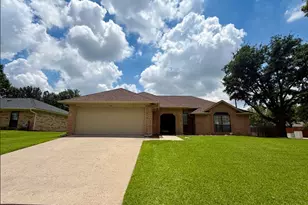 133 Springhill Dr, Hurst, TX 76054 - Photo 1