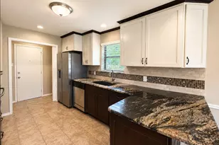 133 Springhill Dr, Hurst, TX 76054 - Photo 6