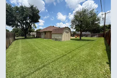 133 Springhill Drive, Hurst, TX 76054 - Photo 18