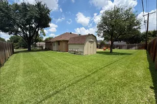 133 Springhill Dr, Hurst, TX 76054 - Photo 18