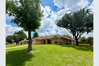 133 Springhill Drive, Hurst, TX 76054 - Photo 2