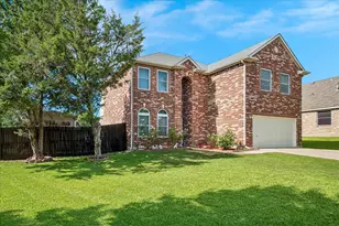 1141 Timberlake Ln, Lewisville, TX 75067 - Photo 2