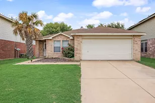 5600 Wiltshire Dr, Fort Worth, TX 76135 - Photo 2