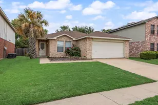5600 Wiltshire Dr, Fort Worth, TX 76135 - Photo 2