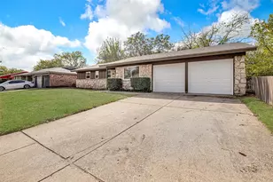 909 Kelley Dr, Everman, TX 76140 - Photo 2