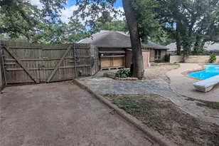1816 Crooked Ln, Fort Worth, TX 76112 - Photo 38