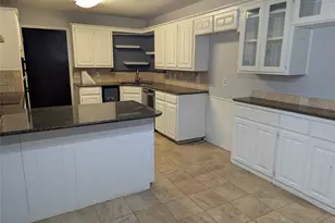 1816 Crooked Ln, Fort Worth, TX 76112 - Photo 12