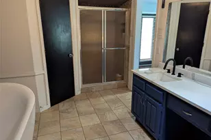 1816 Crooked Ln, Fort Worth, TX 76112 - Photo 18