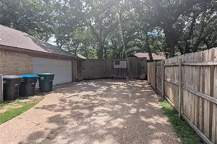 1816 Crooked Ln, Fort Worth, TX 76112 - Photo 40