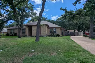 1816 Crooked Ln, Fort Worth, TX 76112 - Photo 2