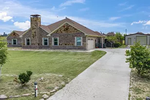 1032 Justin Dr, Springtown, TX 76082 - Photo 2