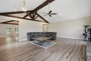 1032 Justin Dr, Springtown, TX 76082 - Photo 4