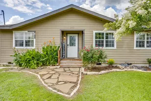 203 E Henderson St, Itasca, TX 76055 - Photo 1